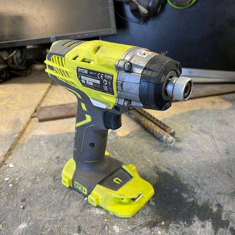 RYOBI Slagskrutrekker R18ID3