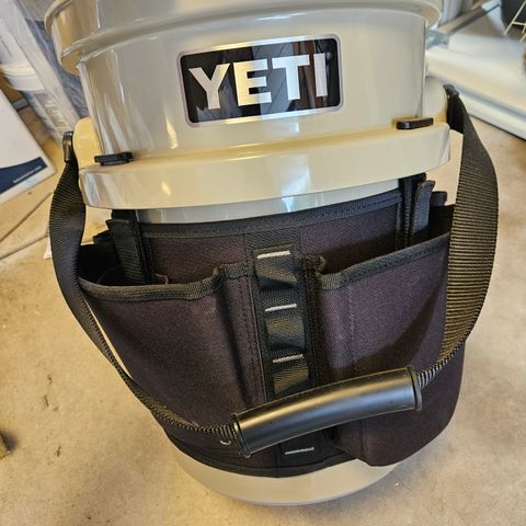 YETI BUCKET