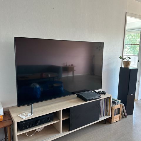 Samsung 65” UHD smart tv