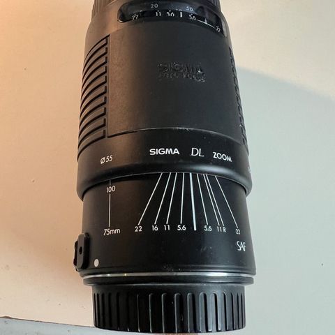 Sigma DL Zoom AF 75 -300 Linse