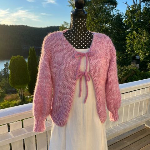 Nydelig rosa hjemmestrikket cardigan str S/M 🌸