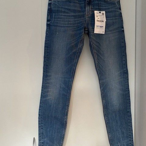 NY JEANS The Skinny In Breeze Blue size 36