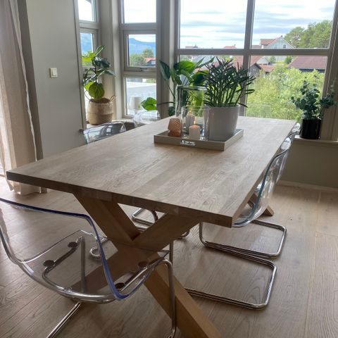 Spisebord heltre eik, 6 Tobias stoler IKEA