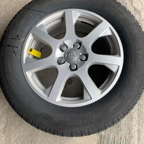 Vinterdekk på Audifelg 235/55R19