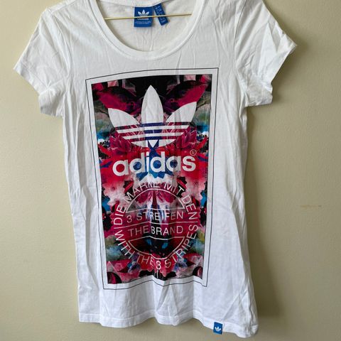 T-skjorte fra Adidas