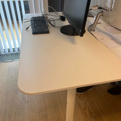 Skrivebord IKEA