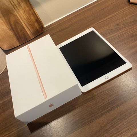 iPad 7, 32 gb, rosegull, helt strøken!