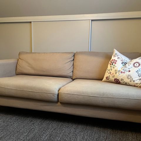 RESERVERT - Beige 3-seter sofa