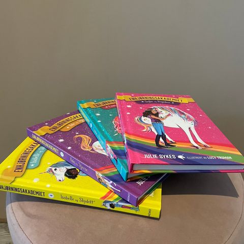 Barnebøker «Enhjørninsakademiet» 1,2,3 og 4