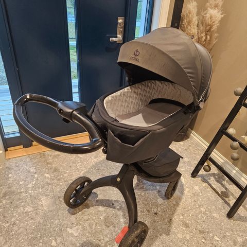 Stokke xplory Rich Black barnevogn