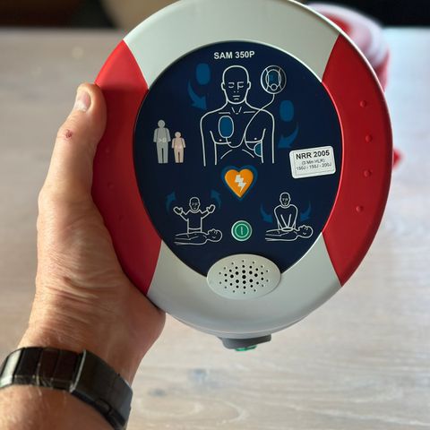 HeartSine Samaritan PAD 350P - Norsk tale, helt nytt batteri/elektroder