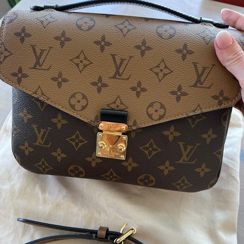 Louis Vuitton Pochette Metis