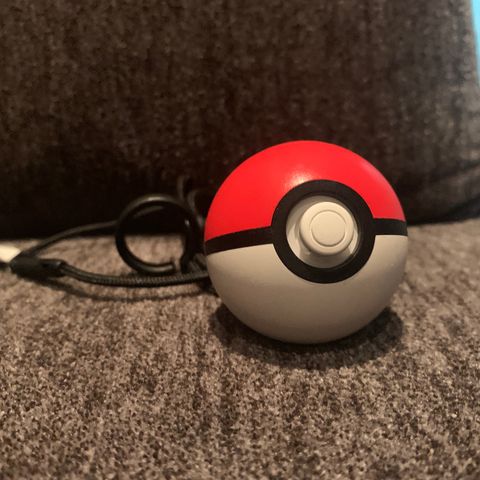 Nintendo Switch Pokéball