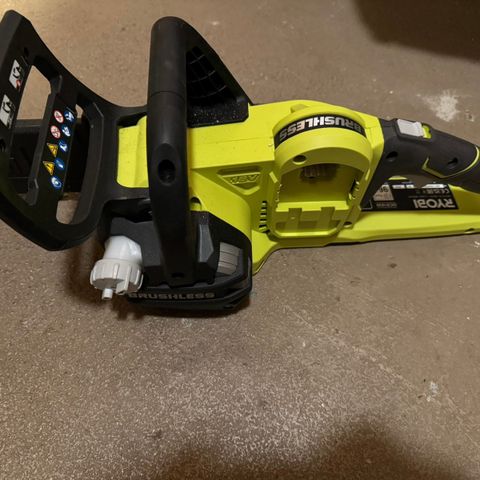 Ryobi Motorsag OCS1830 selges