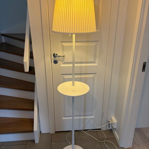 IKEA Varv gulvlampe med ladeplate