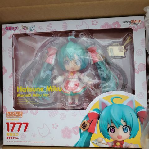 Hatsune Miku og Monika Nendoroid