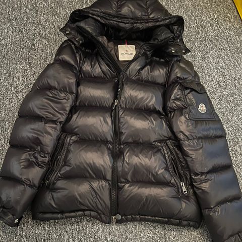 Moncler maya