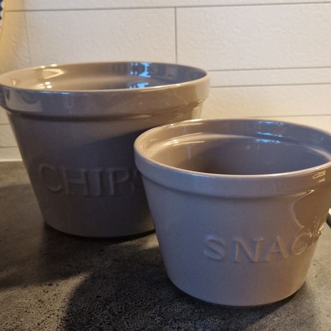 2 keramikk krukker for snacks