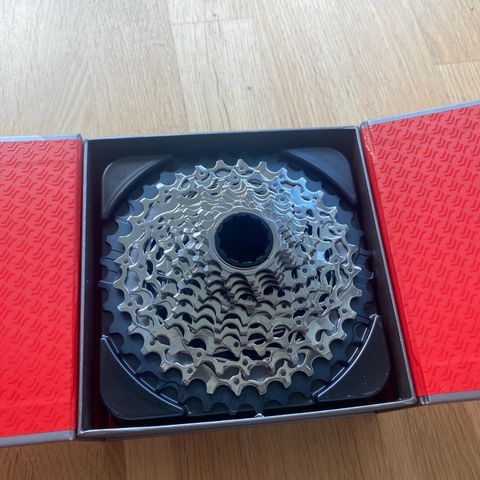 SRAM Force eTap AXS XG-1270 Kassett