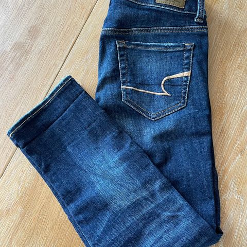 American eagle outfitters cropped jeans str 32