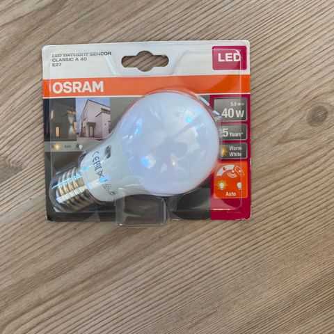 Lyspære - Osram LED daylight sensor