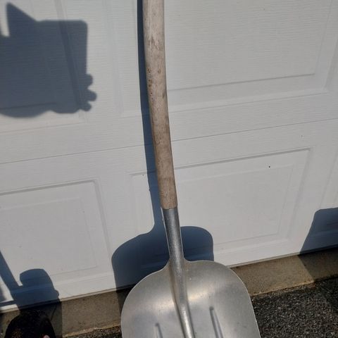 Aluminium spade.