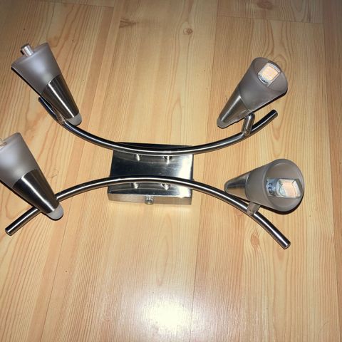 Selger 2 pent brukte lampetter/taklamper    kun 350 kr / 199 kr stk