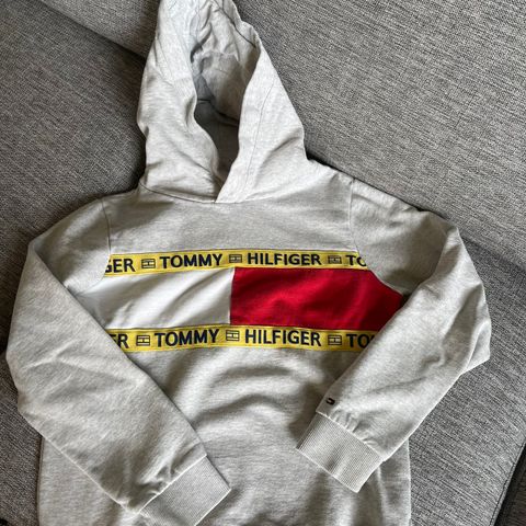 Gant og Tommy Hilfiger hettegensere