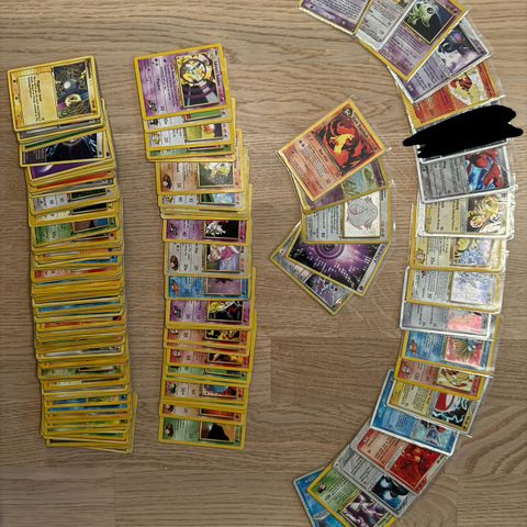 Diverse Vintage Pokemon Kort Holo og non-holo!
