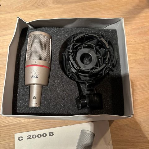 AKG mikrofon - C 2000 B