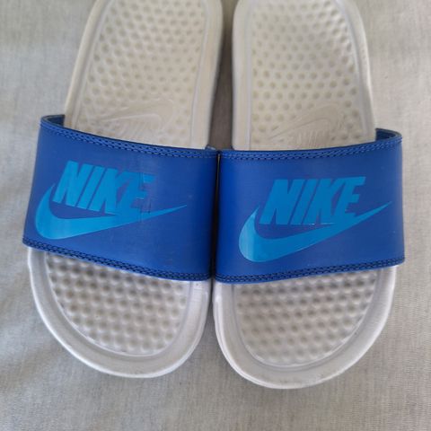 Pent Brukte Nike Slippers i Str 32