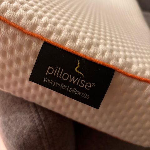 Pillowise Tempur pute med cover, oransj