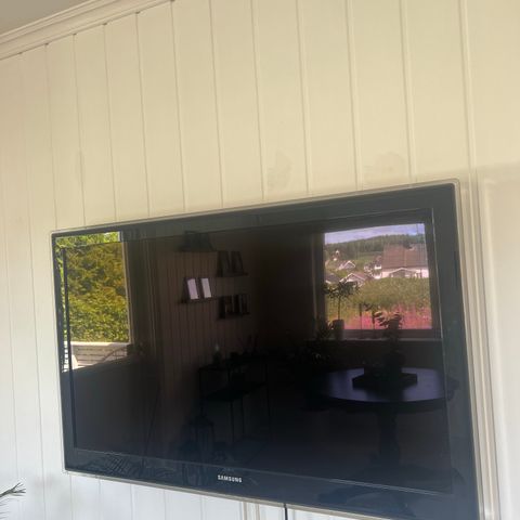 Samsung tv med veggoppheng