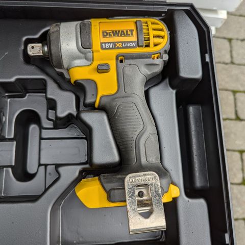 DeWalt DCD 880