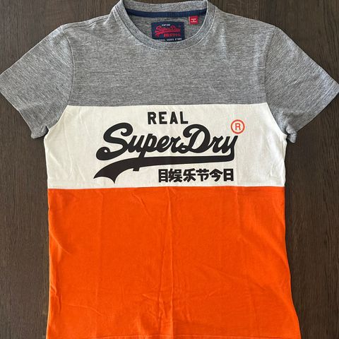 Super Dry t-skjorte str M