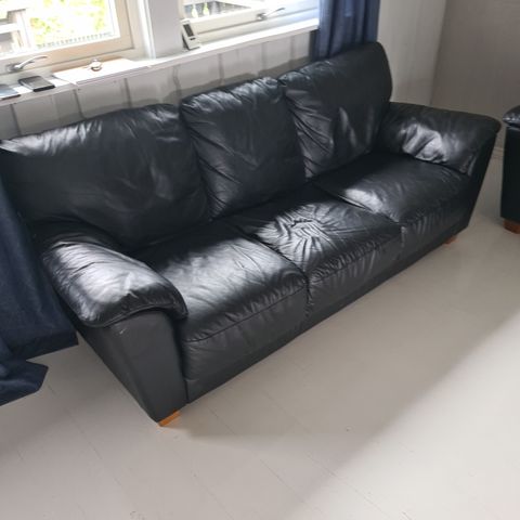 2 stk 3seter sofa svart skinn