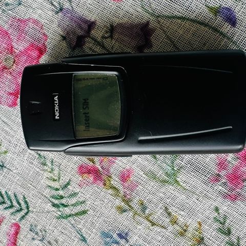 NOKIA 8910