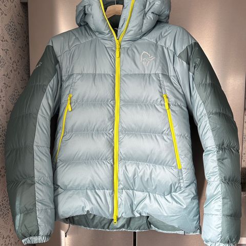 Som ny Norrøna Trollveggen Down850 Jacket W's inkl frakt.