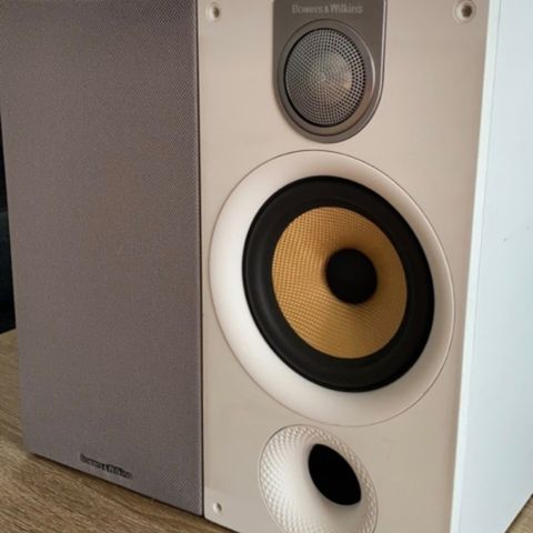 Bowers and Wilkins 686 s2 med NAD