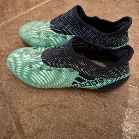 Adidas fotballsko størrelse 40