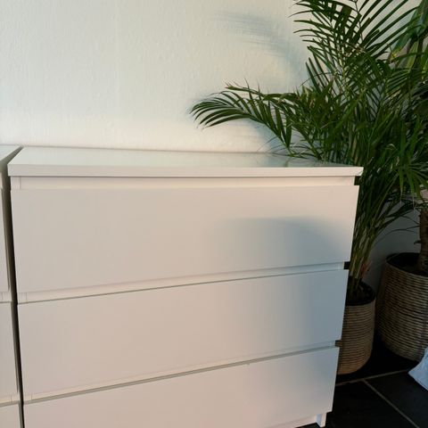 Ikea malm kommode med 3 skuffer.