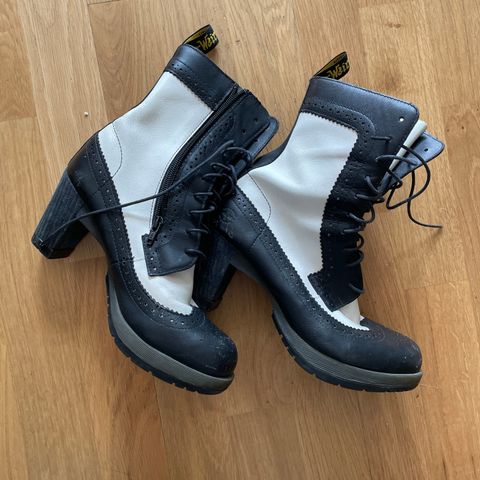 Dr.Martens sko selges