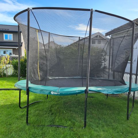 North oval Trampoline 420x290