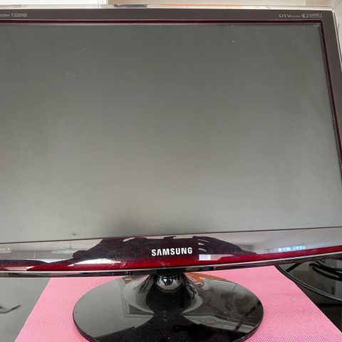 Samsung SyncMaster T220HD skjerm til pc/spill etc