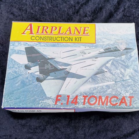 Airplane construction kit F14 TOMCAT 1:144 scale