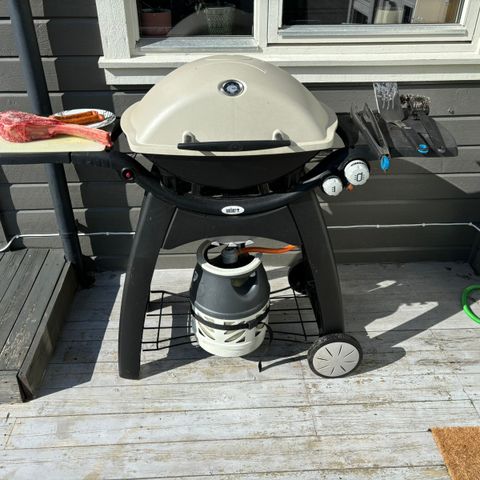 Weber Q3000 gassgrill selges