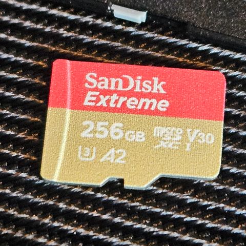 256 GB Sandisk MicroSDXC Extreme Pro 256 GB Flashminnekort + Adapter] SD KORT