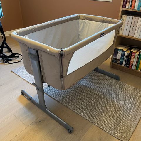 Chicco bedside crib