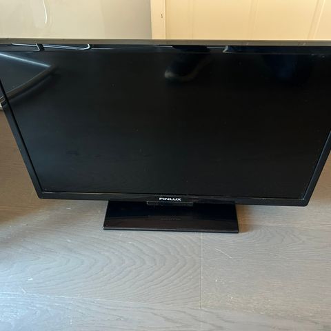 FINLUX 24" 12V/220V Trippel-tuner RiksTV, Parabol, kabel-TV, Smart-TV, DVD