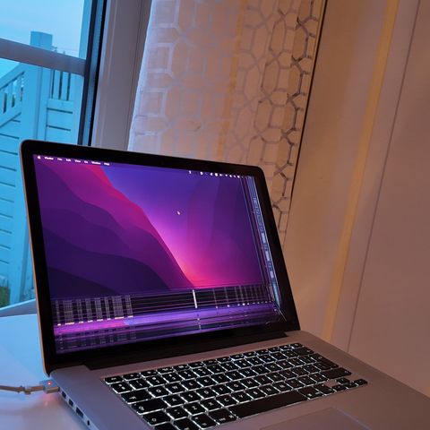 Macbook Pro 15”  Mid 2015